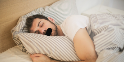 dormir bouche couverte